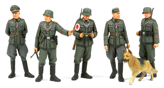 1/35 WWII German Field Military Police Set